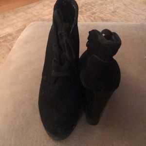 Tesoro wedge booties